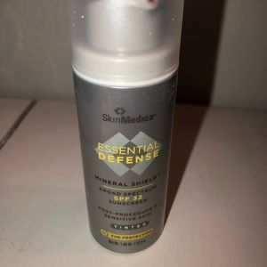 Essential Defense Mineral Shield SPF 32 (Tinted)
